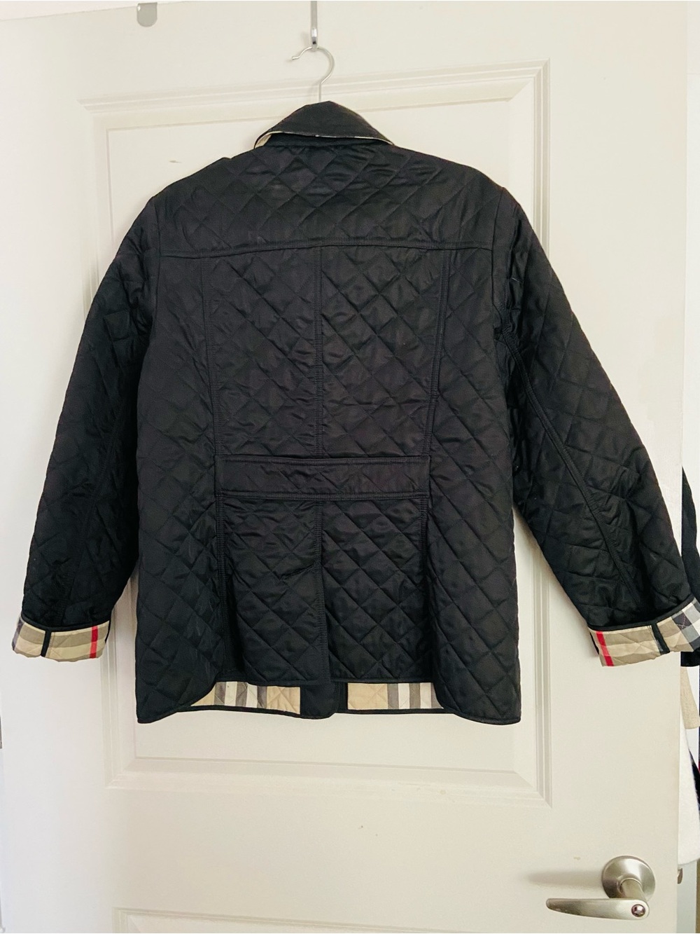 Burberry Diamond Quilted Barn Jacket Black w/Burberry Plaid lining . - Picture 10 of 12